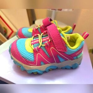 Toddler hiking shoes.